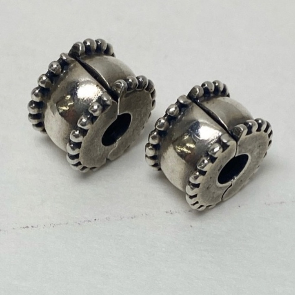 2 spacer from Pandora